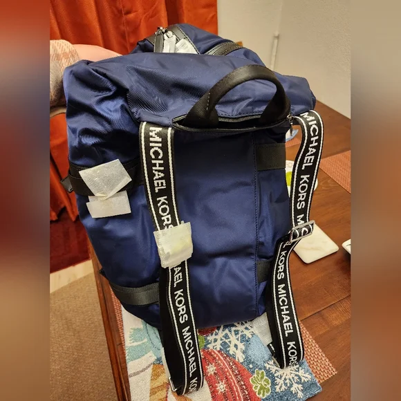 Mens backpack convertible